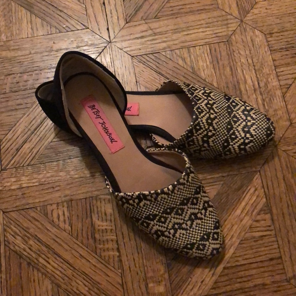 SOLD—-Betsey Johnson D’orsay Flats